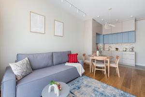 Apartment Blue near Schindler