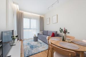 Apartment Blue near Schindler