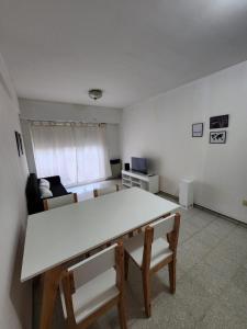 Departamento de dos dormitorios by depptö