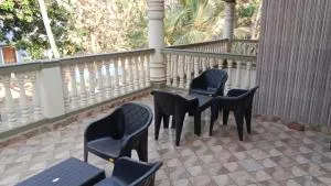 Private Room in Independent Villa - Azzosim
