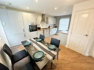 Luxurious Home Away From Home - Caldecote