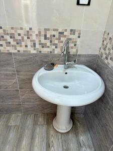 شقة بموقع متميز بزايد