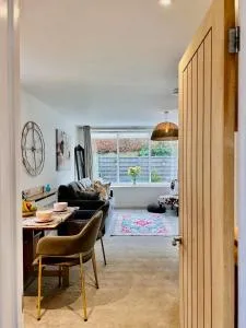 The Old Post Office - MaisonPro - Ebley