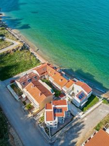 Elpiniki Luxury Rooms