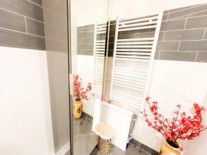 Appartements - Le COSY GARDEN - Proche RER A et E - Paris Disney - Parking et WIFI Gratuit ! Family SPECIAL OFFER : photos des chambres