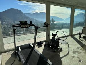 Luxury Penthouse, lake view