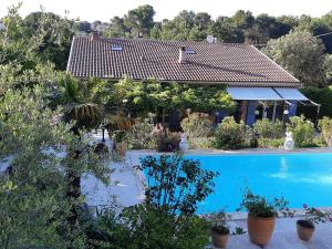 B&B / Chambres d'hotes CHAMBRES D'HOTES- Piscine, Spa, Tennis : photos des chambres