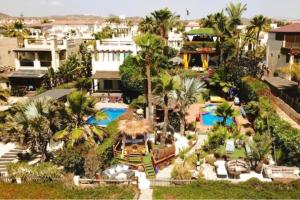 Kokomo on the beach with heated swimming pool