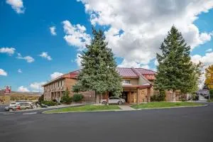 Best Western Plus Landmark Inn