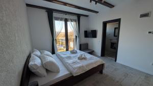 Conacu Lacului Brebu