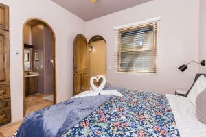 Villa Catalina at Bella Sirena - Private Jacuzzi - On the water