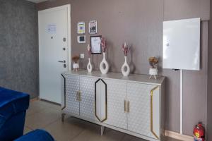 MELVİN HOMe