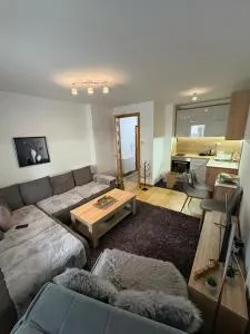 Mak - 别拉什尼察