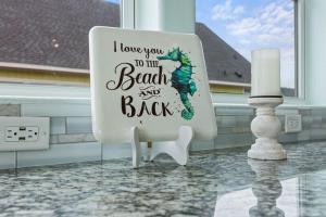 Flamingo - A Large 5BD Beachfront, Hot Tub with Indoor and Outdoor Entertainment