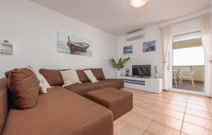 2 Bedroom Amazing Apartment In Smokvica 