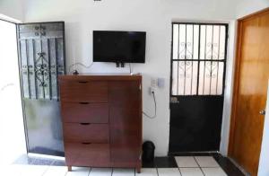 09 Habitación Independiente en Zona Romántica a solo 3 cuadras de la playa
