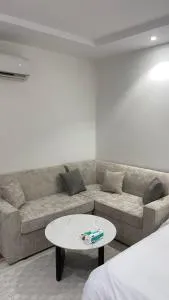 استديو بسرير ماستر وجلسه جانبيه - 阿尔卡吉