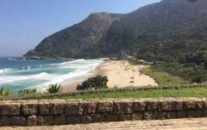 Beach and mountain - Recreio dos bandeirantes