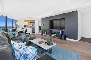 BEACH Skyhome at Oracle - level 37