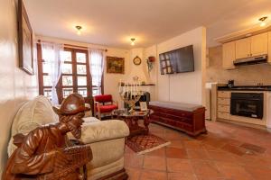 Premium La Candelaria 2BR Chimney Cityview