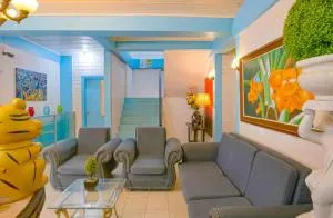 RedDoorz at La Maria Pension And Tourist Inn - Catmon