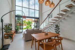 Villa Mogu - New Sophisticated 2 BR Villa, 10 Min to The Beach