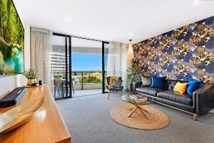 Boutique BEACH Luxury at Oracle - level 6