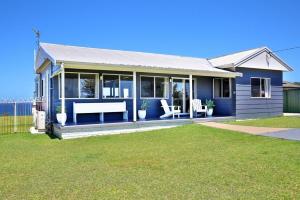Glory House at Culburra - Beachfront