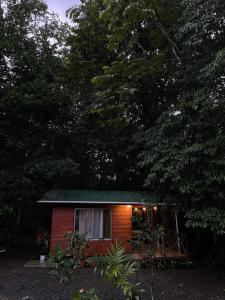Rustic mountain cottage near La Fortuna