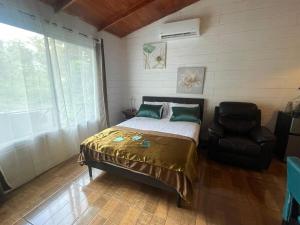 Rustic mountain cottage near La Fortuna