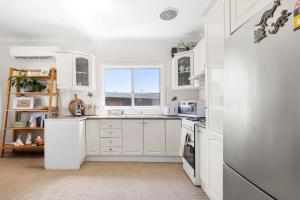 Glory House at Culburra - Beachfront