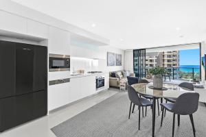 Beachside Luxury at Oracle 10706