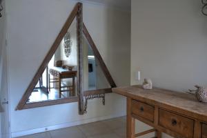 Passing Winds - Emu Bay