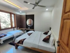 Hotel Greenland Inn Hampi - بيلاري