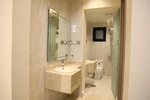 اجنحة وست الفندقية - West Suites Hotel