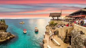 Hospitality Expert Little Waters Villa Negril