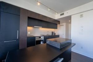 3 BD Penthouse with City View