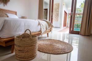 Canggu City Center and Popular place near by Walk! 2BDR Villa with Private Pool in CANGGU
