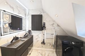 Villas 230m2 sur 3800m2 - jacuzzi 6 places - 16pers max : photos des chambres