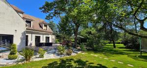 Villas 230m2 sur 3800m2 - jacuzzi 6 places - 16pers max : photos des chambres