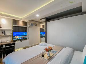 Best Deal and Homey Studio Apartment at Amethyst By Travelio