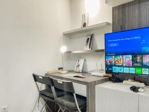 Best Deal and Homey Studio Apartment at Amethyst By Travelio