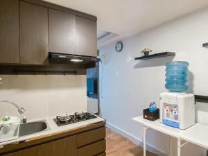 Best Deal and Homey Studio Apartment at Amethyst By Travelio