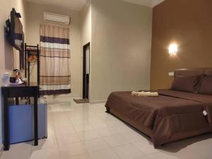 Four F Motel by Lily
