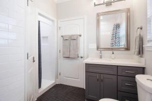 Modern 3 Bedroom in Mid City