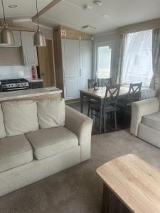 Charming 5-Beds Caravan in beautiful Seton Sands