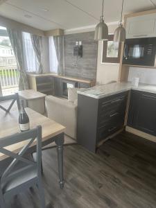 Charming 5-Beds Caravan in beautiful Seton Sands