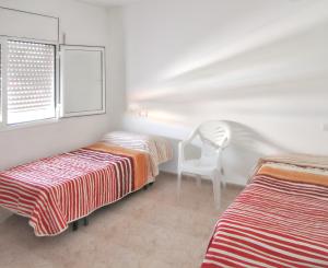 Spacious Chalet with Private Pool in Miami Platja