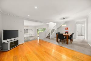 Direct access to Park 4 Bedroom Nice House