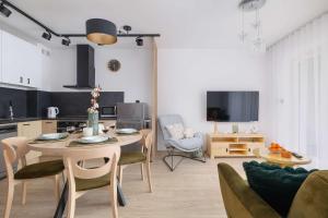 Spokojna Cozy Apartment with Patio & Parking in Wisła by Noclegi Renters